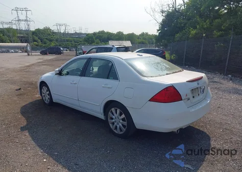 2006 Honda Accord 3.0 Ex z USA, uszkodzony, nr VIN 1HGCM66526A056825